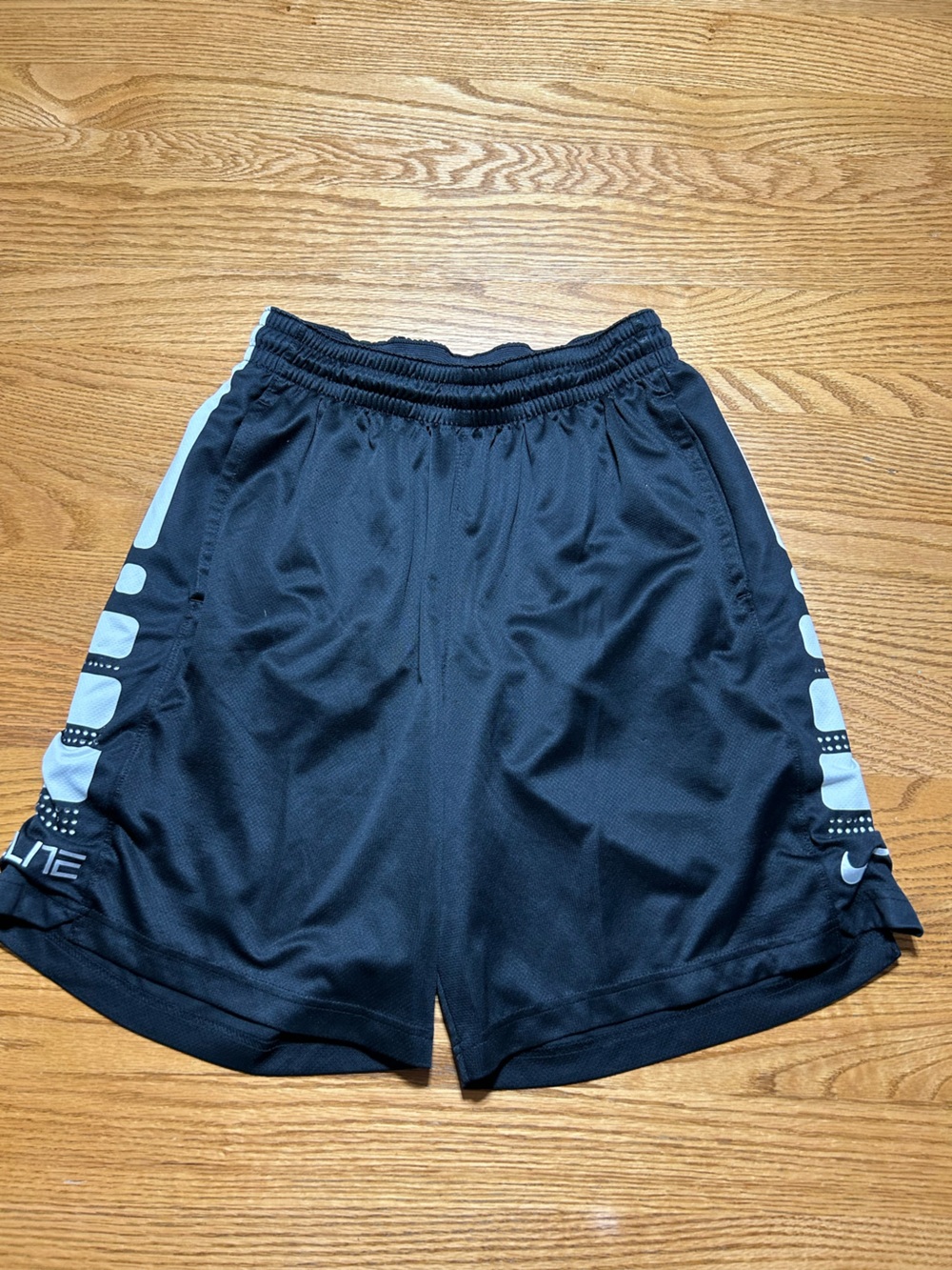 Boys Nike Elite Basketball Shorts Black with White Size Large